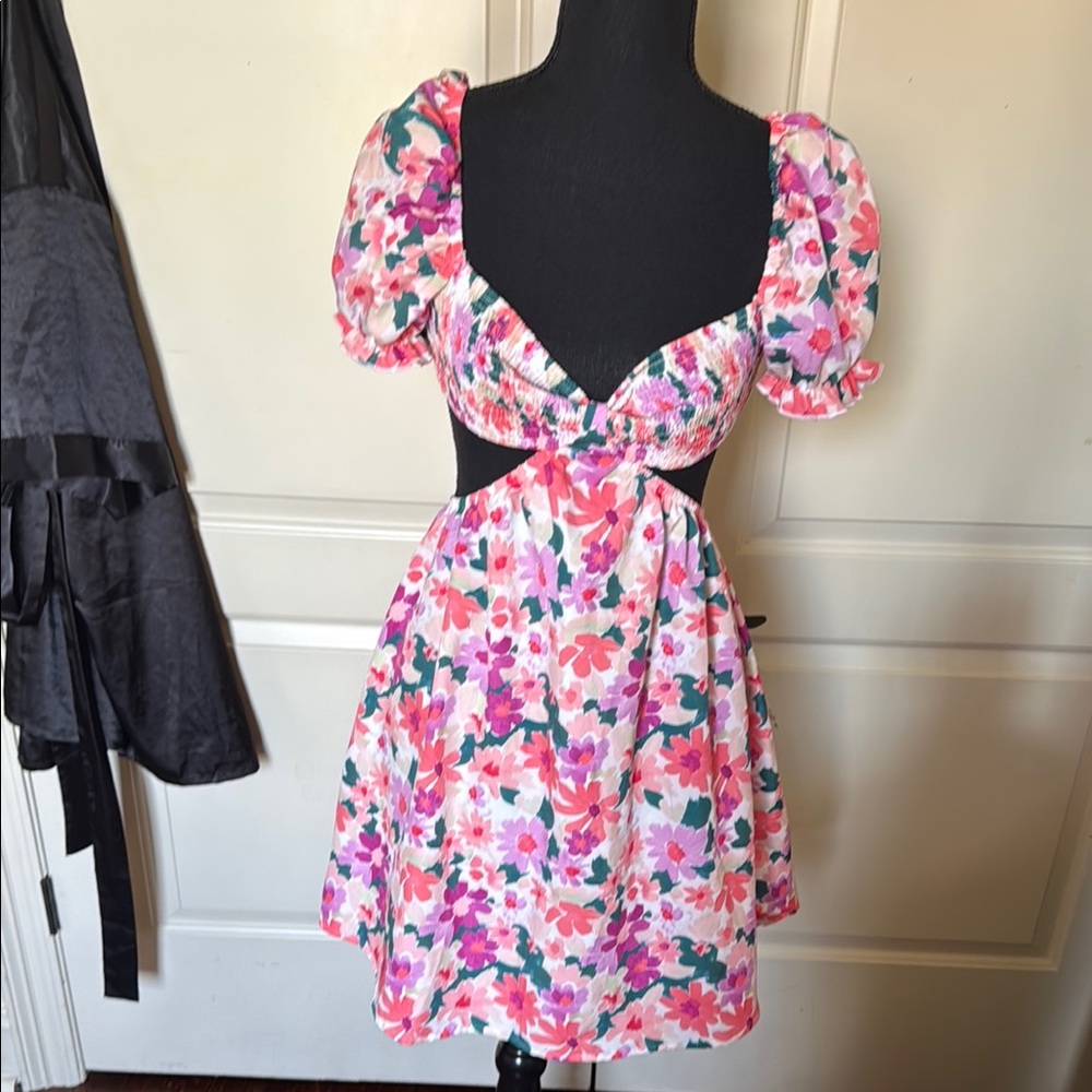 Floral Puff Sleeve Dress - Picture 2 of 3
